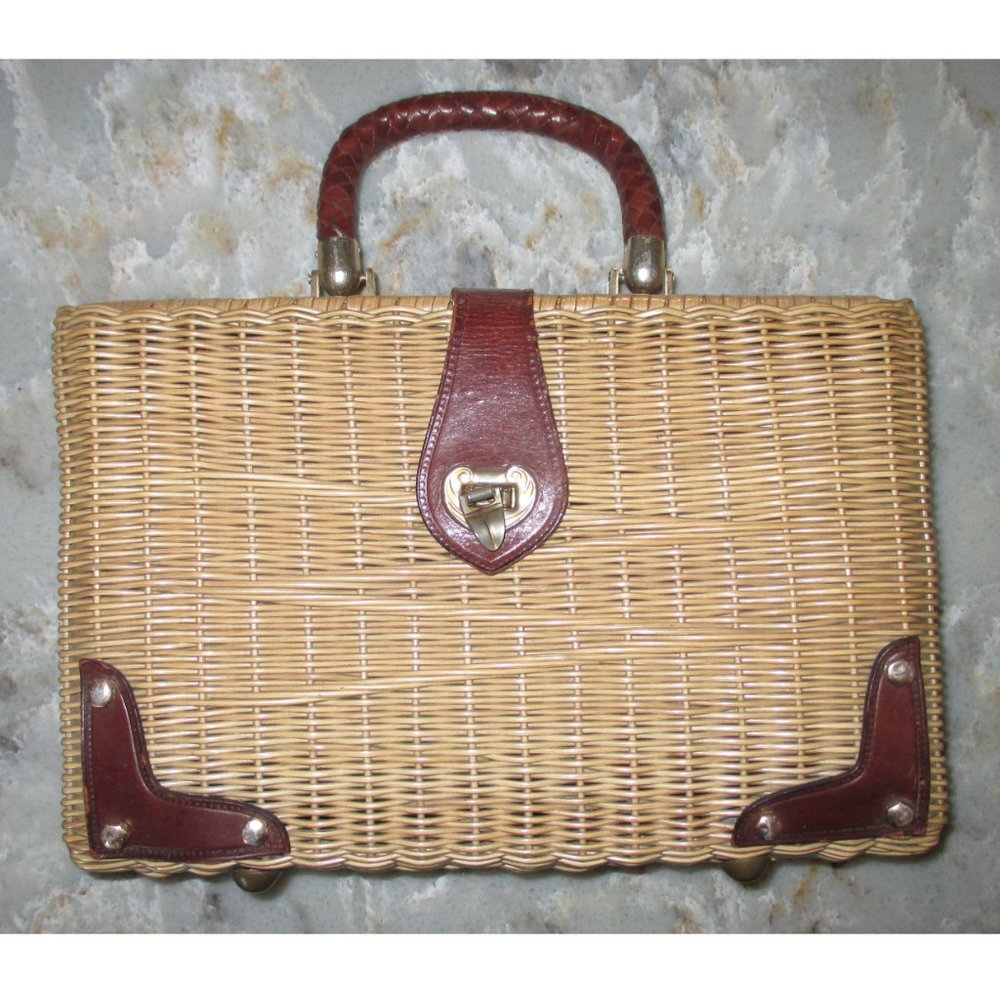 VINTAGE WICKER HANDBAG